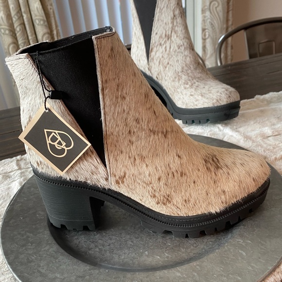 Alcala’s “Alondra” Cowhair Boots NIB - Picture 6 of 9